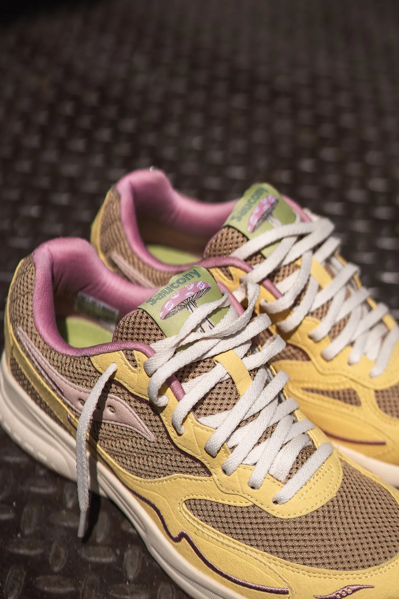 Saucony 3D Grid Hurricane Mushroom (Tan/Yellow)